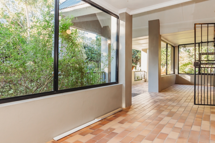 6 Bedroom Property for Sale in Heatherlands Western Cape